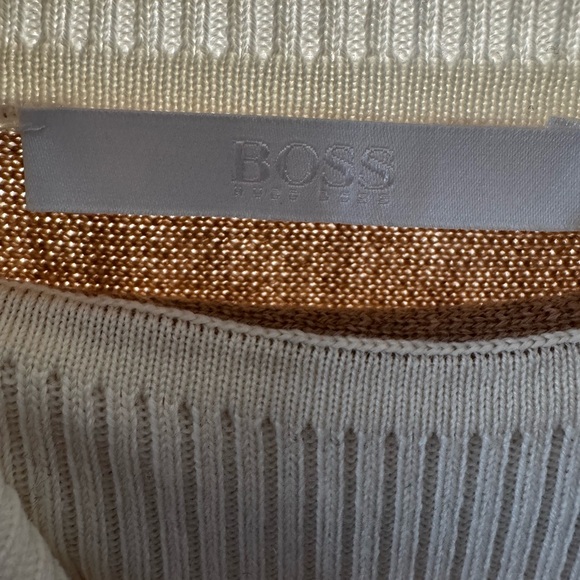 Neutral Tone Tops - Picture 9 of 9